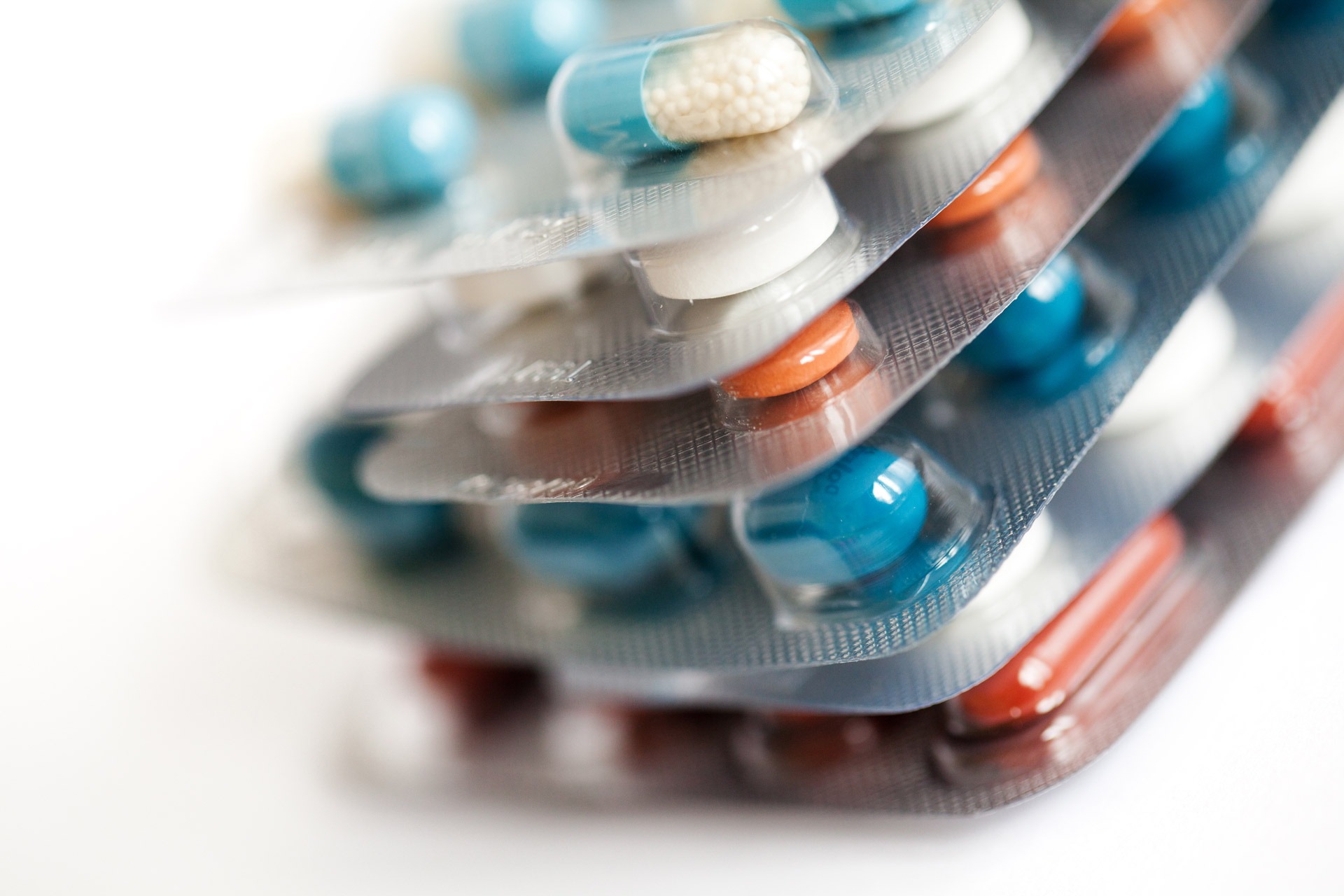 Lotes de Cloridrato de Tramadol, do Laboratório Teuto, e de Metronidazol, da Halex Istar Indústria Farmacêutica foram recolhidos