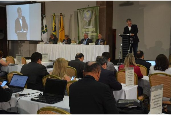 Reação às reformas, fortalecimento da união e descarte de medicamentos em discussão na Reunião Geral