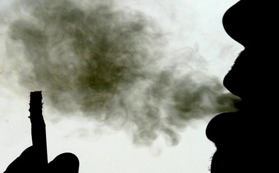 Mais de 80% dos homens com câncer de cabeça e pescoço são ou foram fumantes