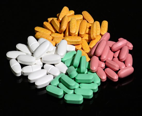 Estudo de 13 anos com 8.423 pessoas mostra que ibuprofeno e diclofenaco aumentam riscos de ter AVC