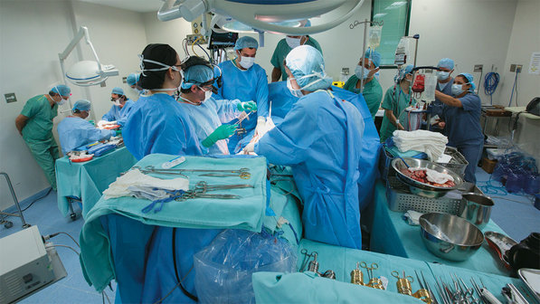 Hospital das Clínicas faz transplante de cinco órgãos ao mesmo tempo pela primeira vez